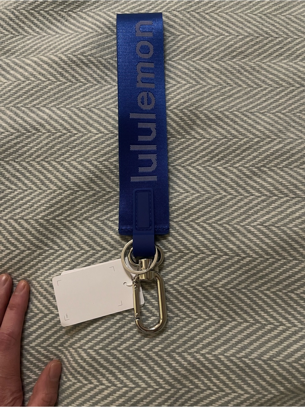 NWT Sold-Out $20 LULULEMON Never Lost Keychain—Riverside, Faint Lavender, Silver - Picture 3 of 5